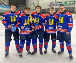 Хоккейная команда «Архангельск» – чемпион «Золотой шайбы»