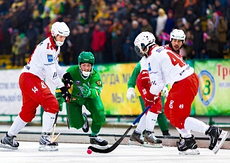 Игры чемпионата России по хоккею с мячом